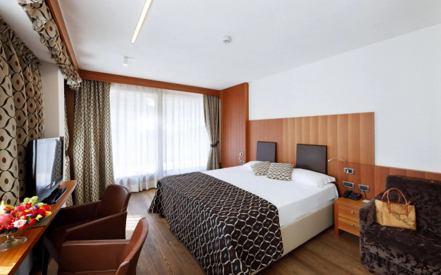 Hotel Alaska Cortina