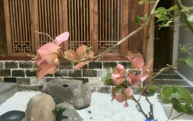 Sansheng Yizhai Hostel