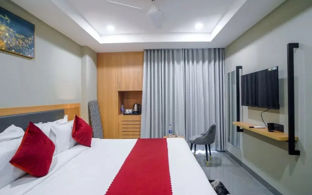 Saltstayz Select - Golf Course Road & Sector 57