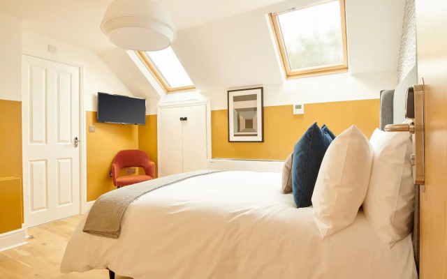 Corner House Hotel