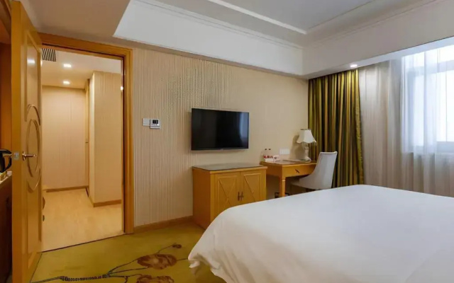 Vienna Hotel Shanghai International Tourist Resort Xiuyan Road Metro Station Bra