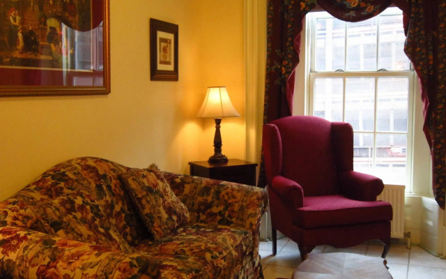 Chipman Hill Suites - Senator Dever House