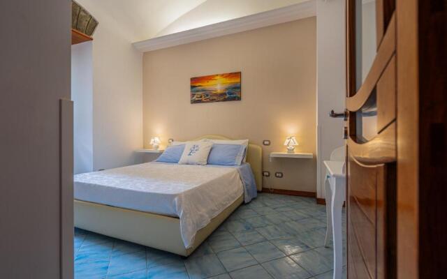 Aquamarine Apartment