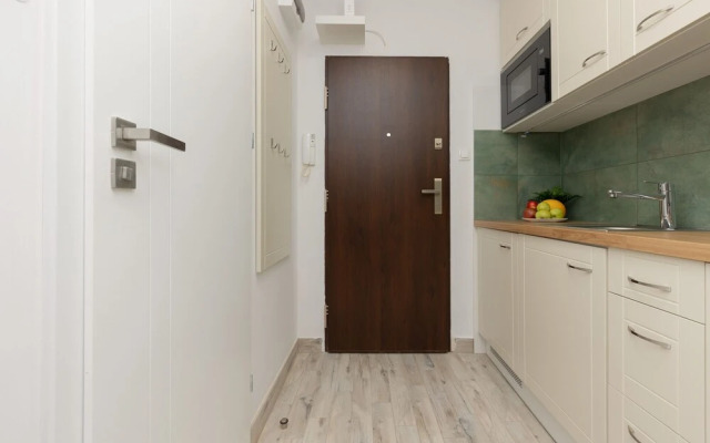 Apartment Warsaw 1 Sierpnia by Renters