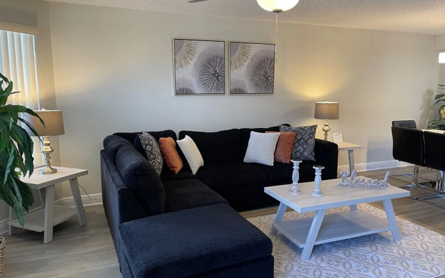 Modern Luxury Apartment Close Disney