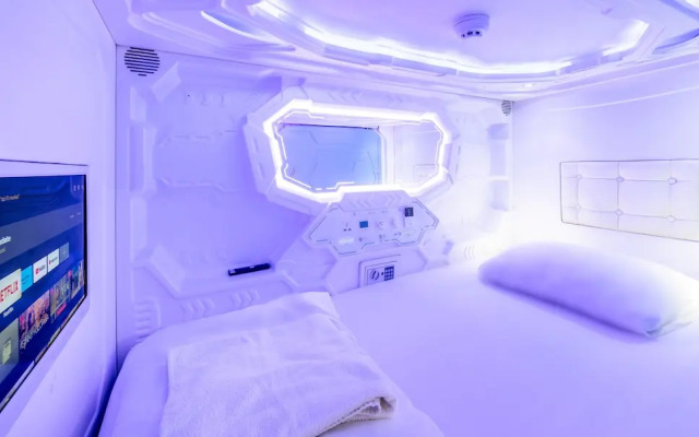 Capsule Inn