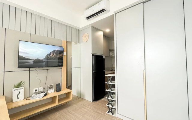 Restful And Modern Studio At Collins Boulevard Apartment – Guest Rooms – Tangerang