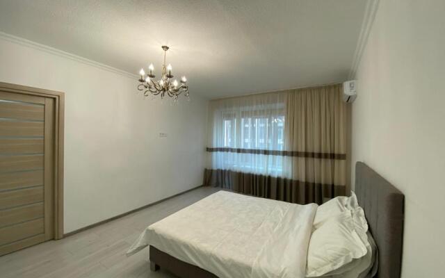Lux 3-Bedroom Apartment in Most City Area