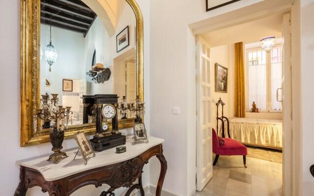 Manor House in Seville Center, Next to Roman Columns of Hercules. Wifi, A.ac