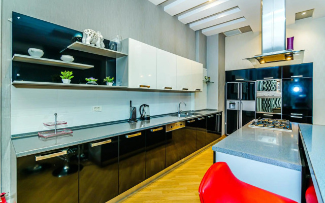 NIzami Street 4 Room DeLuxe. New Building!