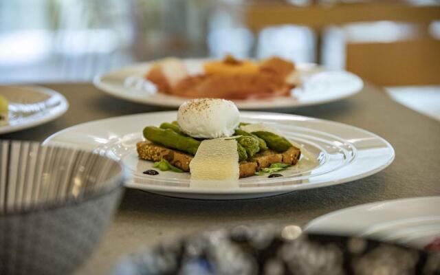 Hotel Remilia Ex Ramada Emilia