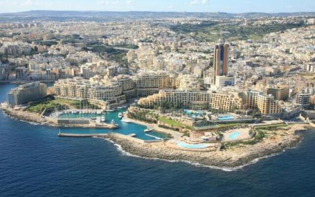 Seafront Apartment Spinola Bay