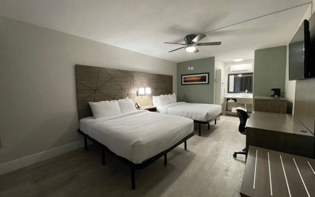 Quality Inn & Suites Airport/Cruise Port Hollywood