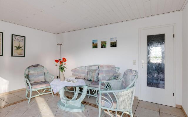 Cozy Bungalow in Werder with Garden