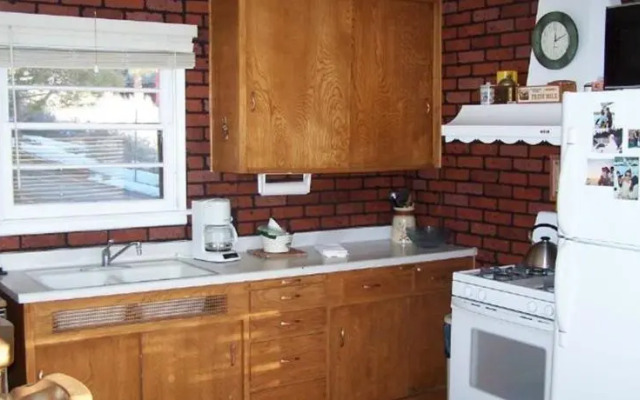 RedAwning Lakefront Retreat