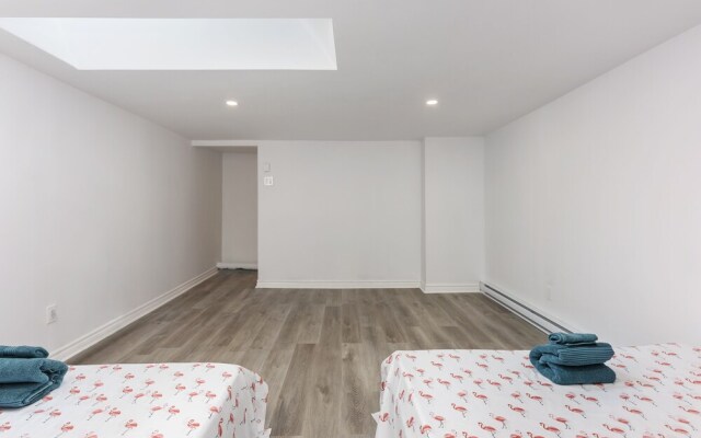 3 Bedroom Loft in Downtown Free parking