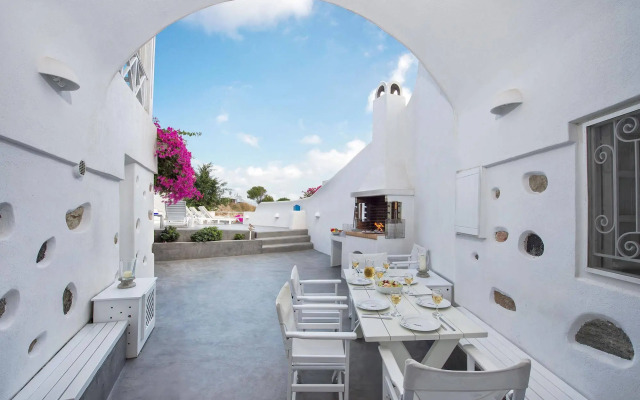 White Cave Private Villa