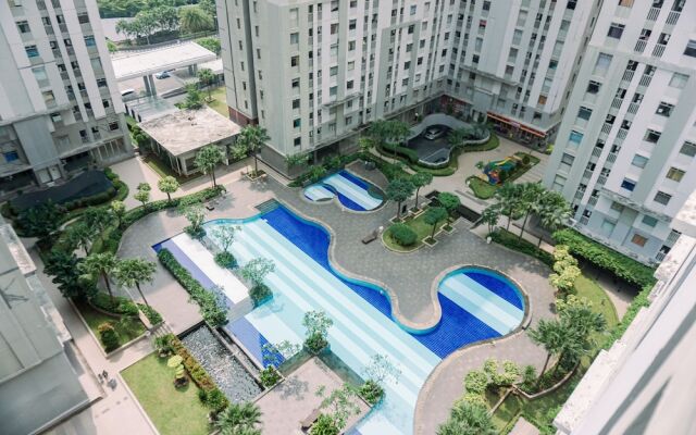 Warm And Cozy Stay Studio Green Bay Pluit Apartment