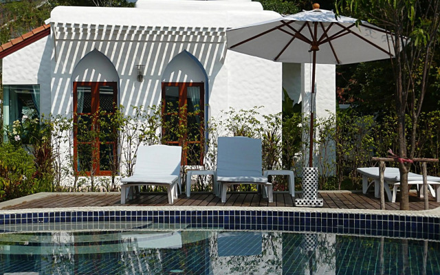 Baan Montra Beach Resort