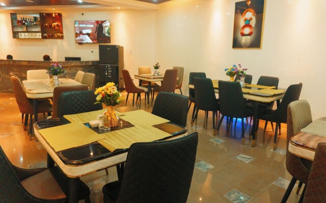 Rolarz Resorts & Hotel