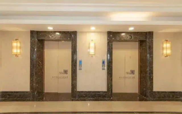 Lakeview Peninsula Holiday Hotel