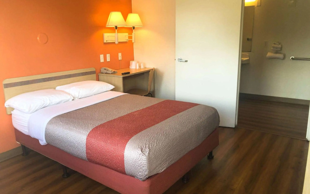 Motel 6 Jacksonville, FL - Orange Park