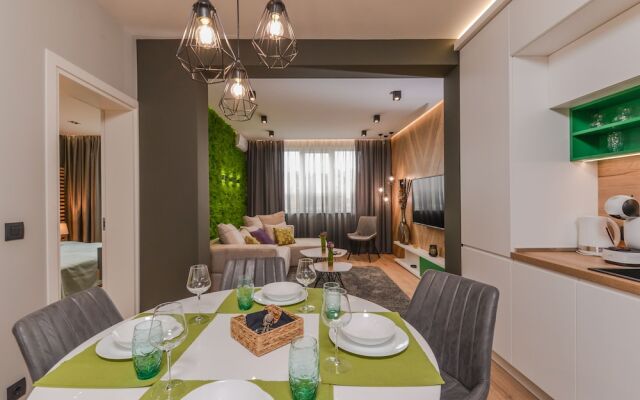 FM Premium Luxury 2-BDR Apartment - Lux and Style
