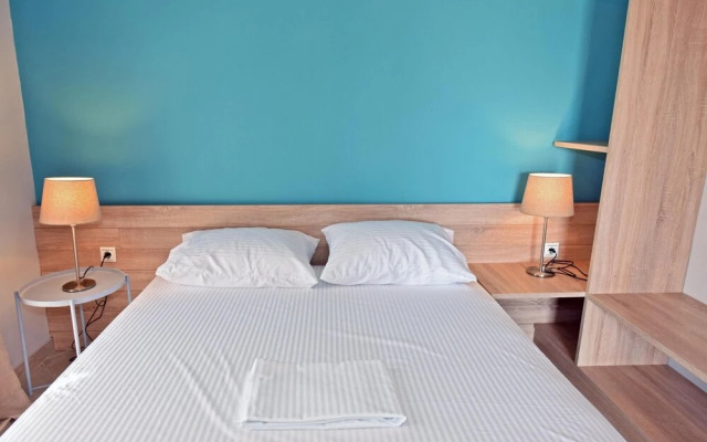 Fibes Luxury Living 3 by Travel Pro