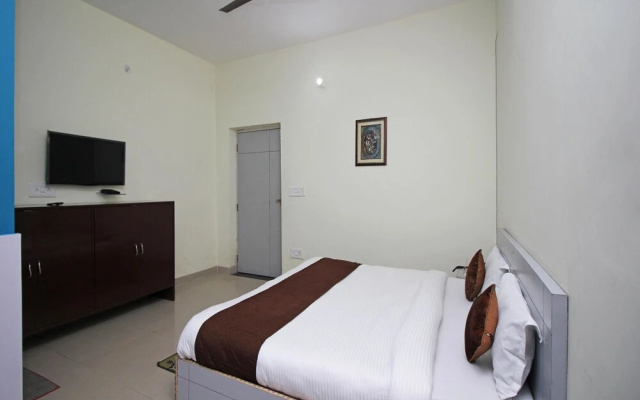 OYO Flagship 5175 Hotel Rama Blue Point