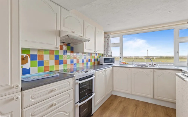 The Coastal Crab - Family-friendly Three-bed Beach House in Pevensey