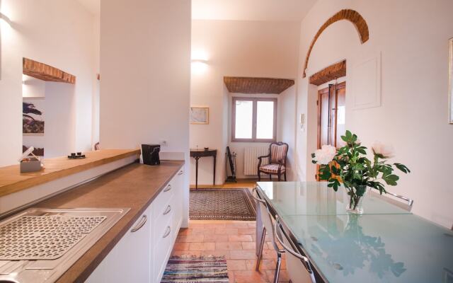 Central Location in Florence Inviting 3BD Apt