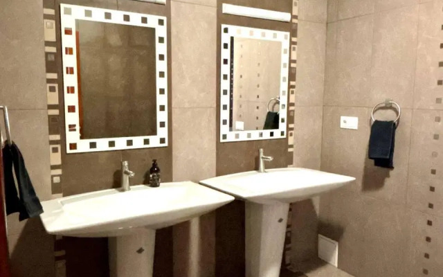 Big Family Apartment on Gogol Street 25
