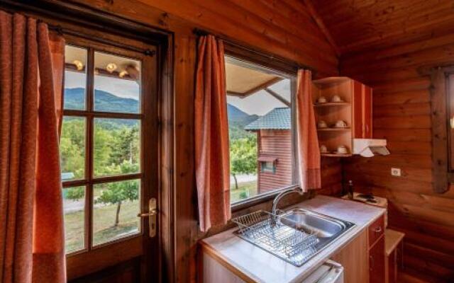 Chalet Likouresi Village