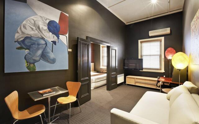 Tolarno Hotel