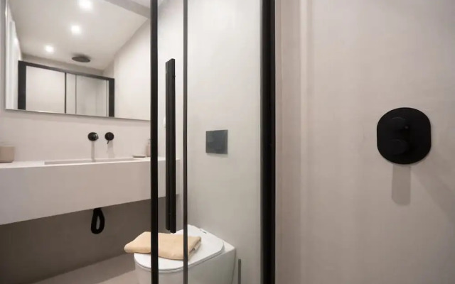 LIV - Deluxe 2BD Apartment in Athens