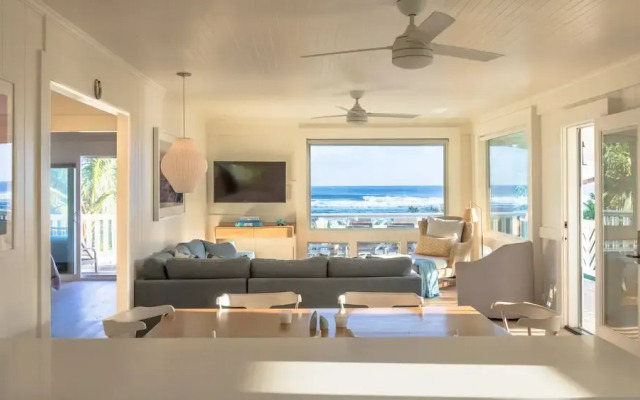Hale Kalani 2 Bedroom Home by RedAwning