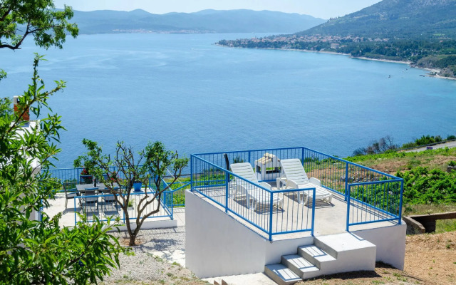 House Deja Blue in Orebic