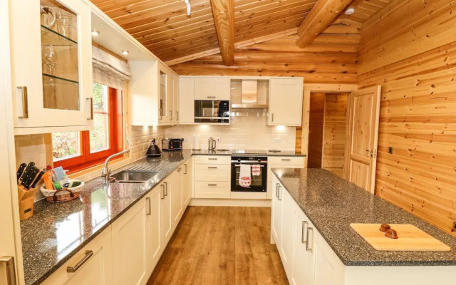 Oak Lodge