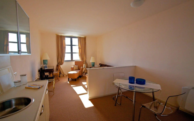 Miramare Apartments & Suites