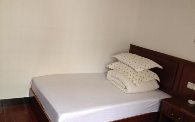 Fenghua Huangfu Hostel