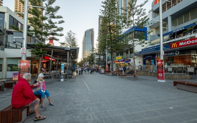Heart of Surfers Paradise - Ocean Views