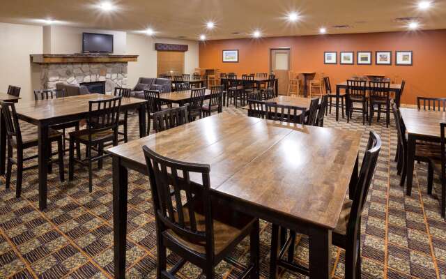 AmericInn by Wyndham Fargo Medical Center