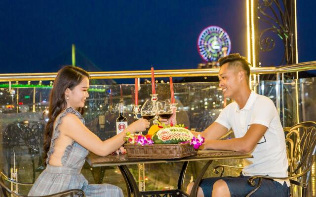 Vincent Halong Hotel