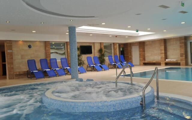 Garden Hotel Wellness Es Konferencia