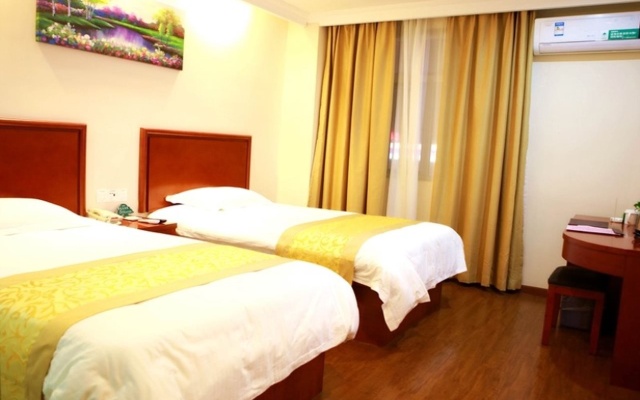 GreenTree Inn Shanghai Hongqiao Hub Cao An Road Huajiang Branch Road Express Hotel – Guest Rooms – Shanghai
