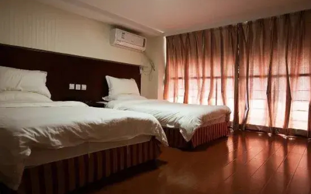 Yifeng Business Motel