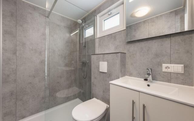 Cozy Chalet w/ Pool Access