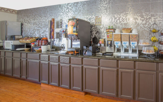 Microtel Inn & Suites by Wyndham Janesville