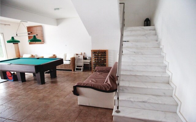 Amazing Home in Theologos with Hot Tub, WiFi & 6 Bedrooms