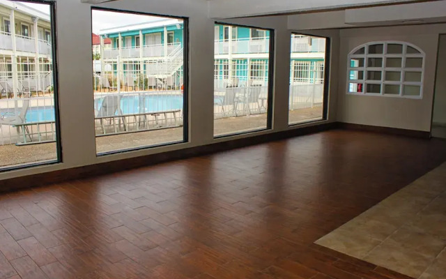 Отель Spanish Trail Inn